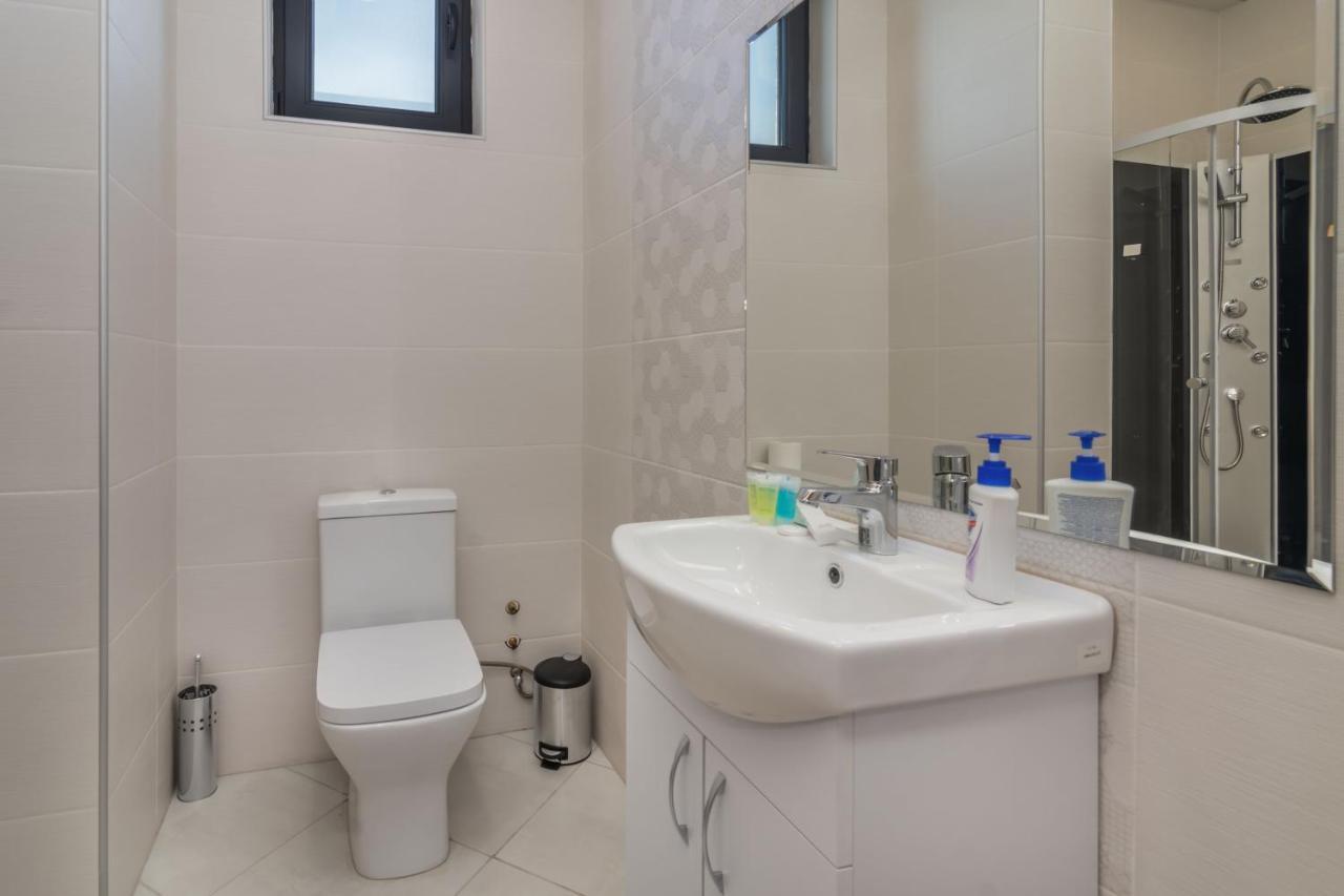 Hotel Alexandria Saguramo 外观 照片