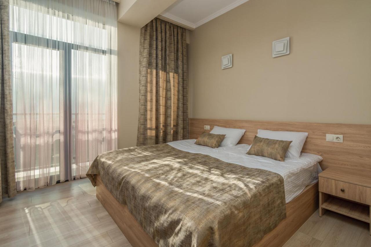 Hotel Alexandria Saguramo 外观 照片