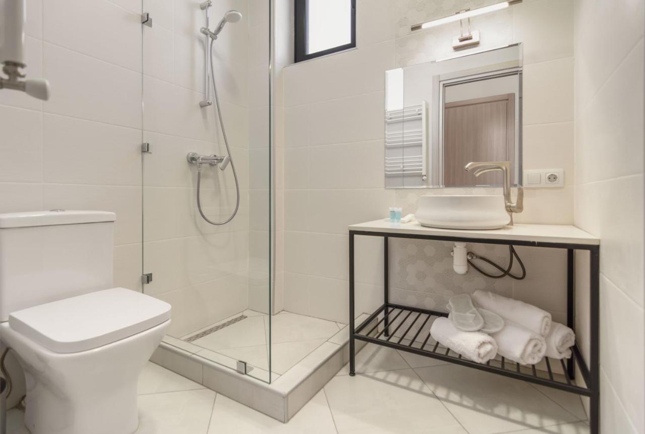 Hotel Alexandria Saguramo 外观 照片