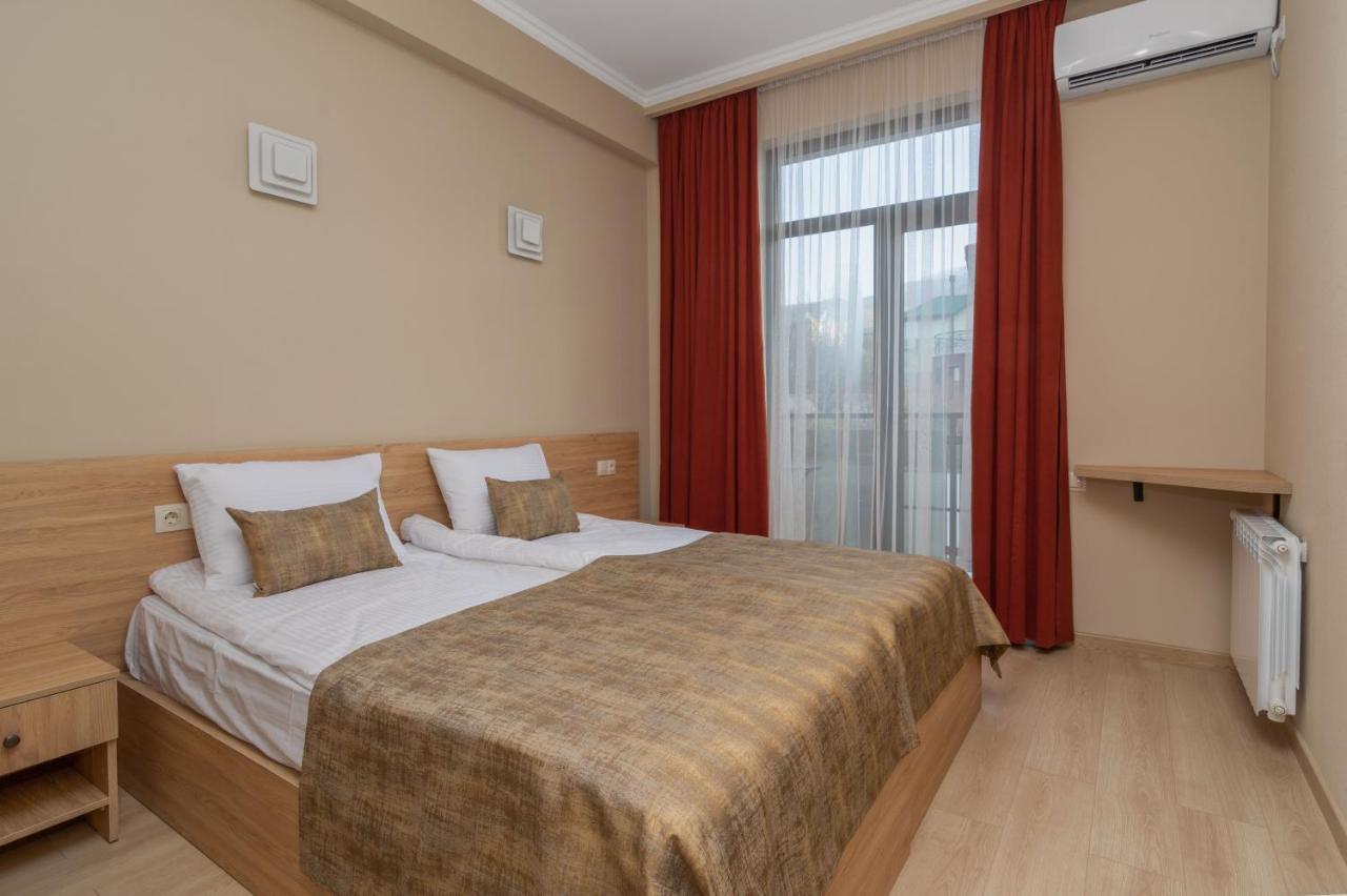 Hotel Alexandria Saguramo 外观 照片
