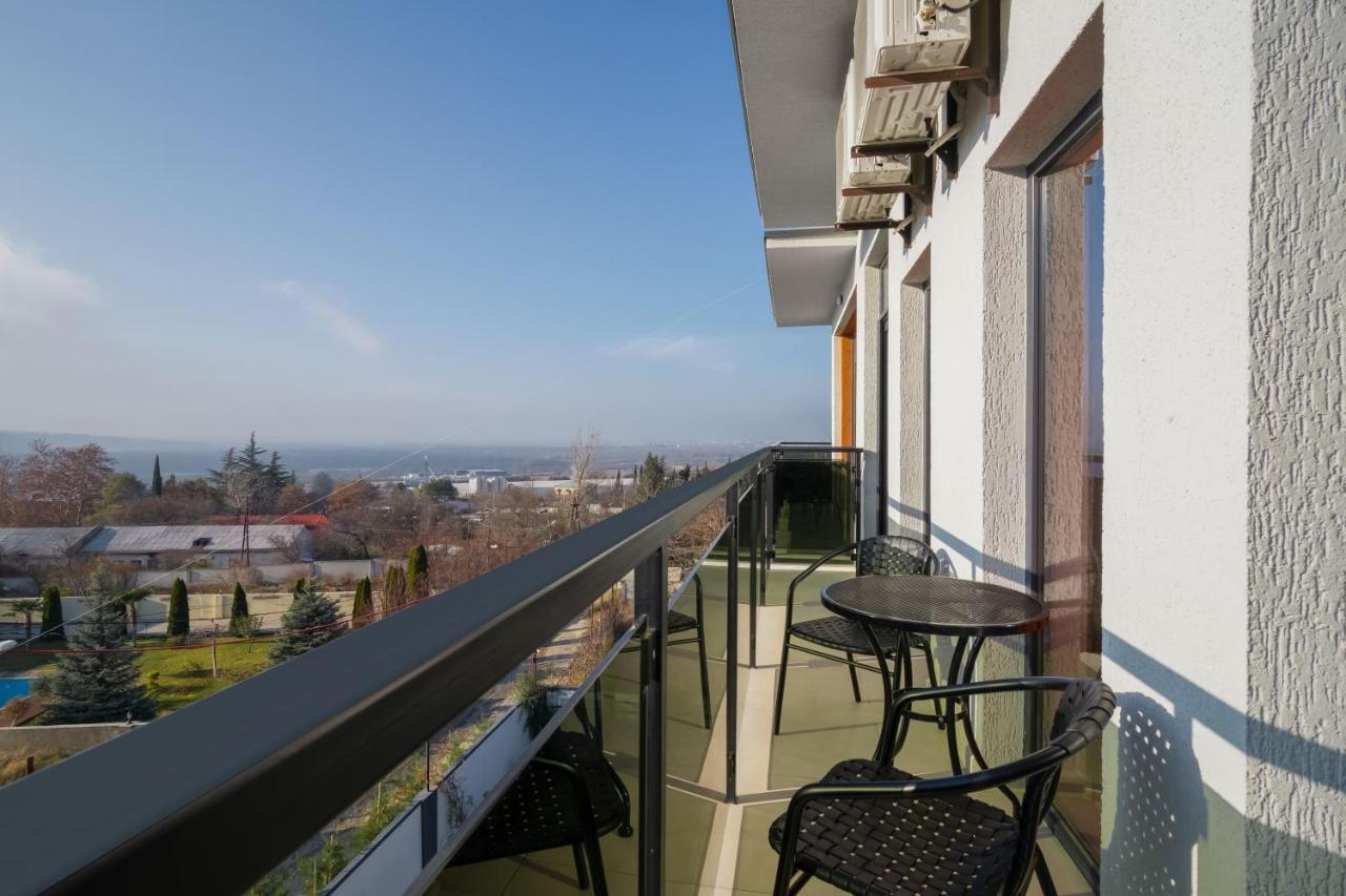 Hotel Alexandria Saguramo 外观 照片