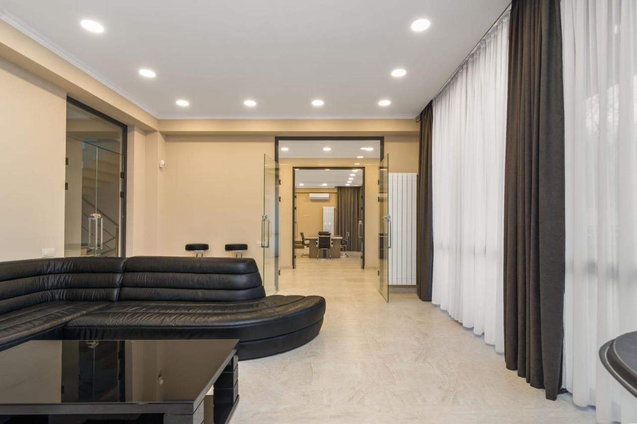 Hotel Alexandria Saguramo 外观 照片