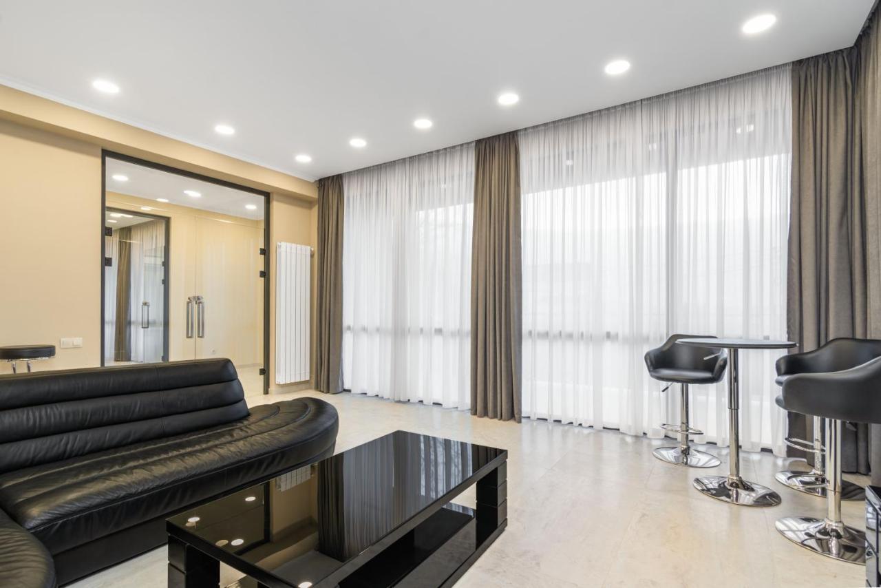 Hotel Alexandria Saguramo 外观 照片