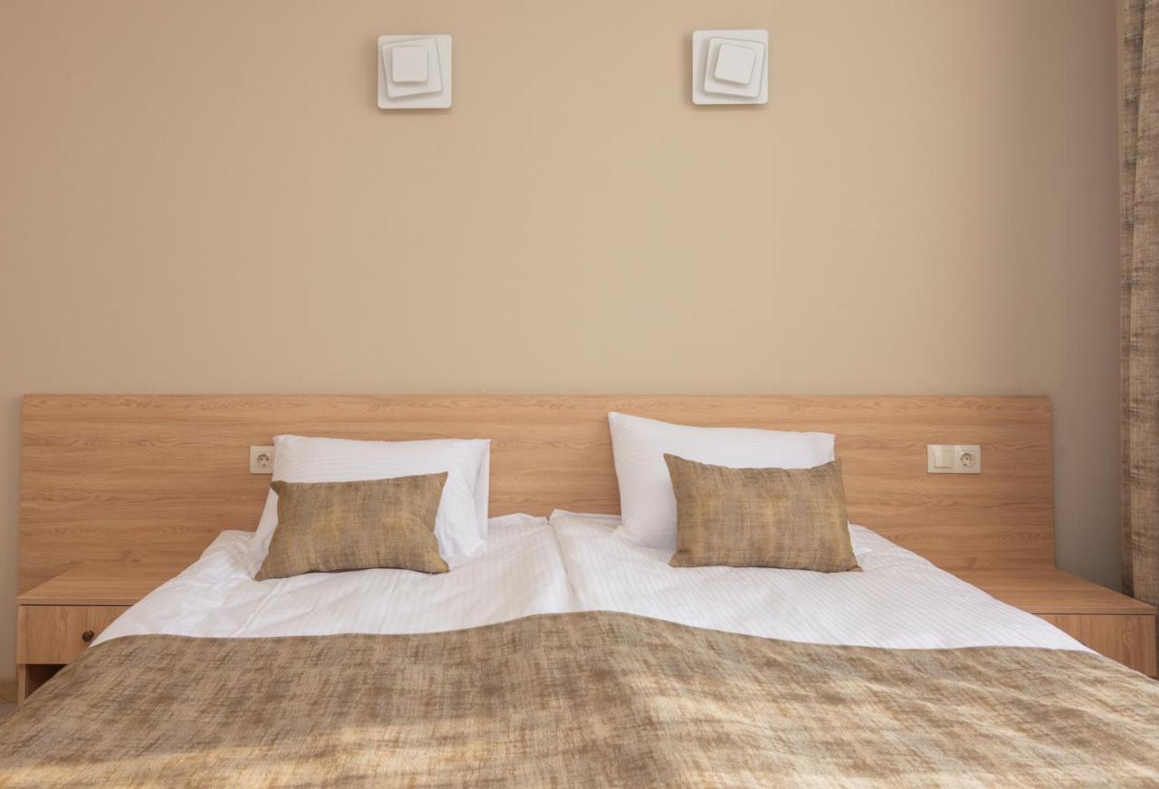 Hotel Alexandria Saguramo 外观 照片