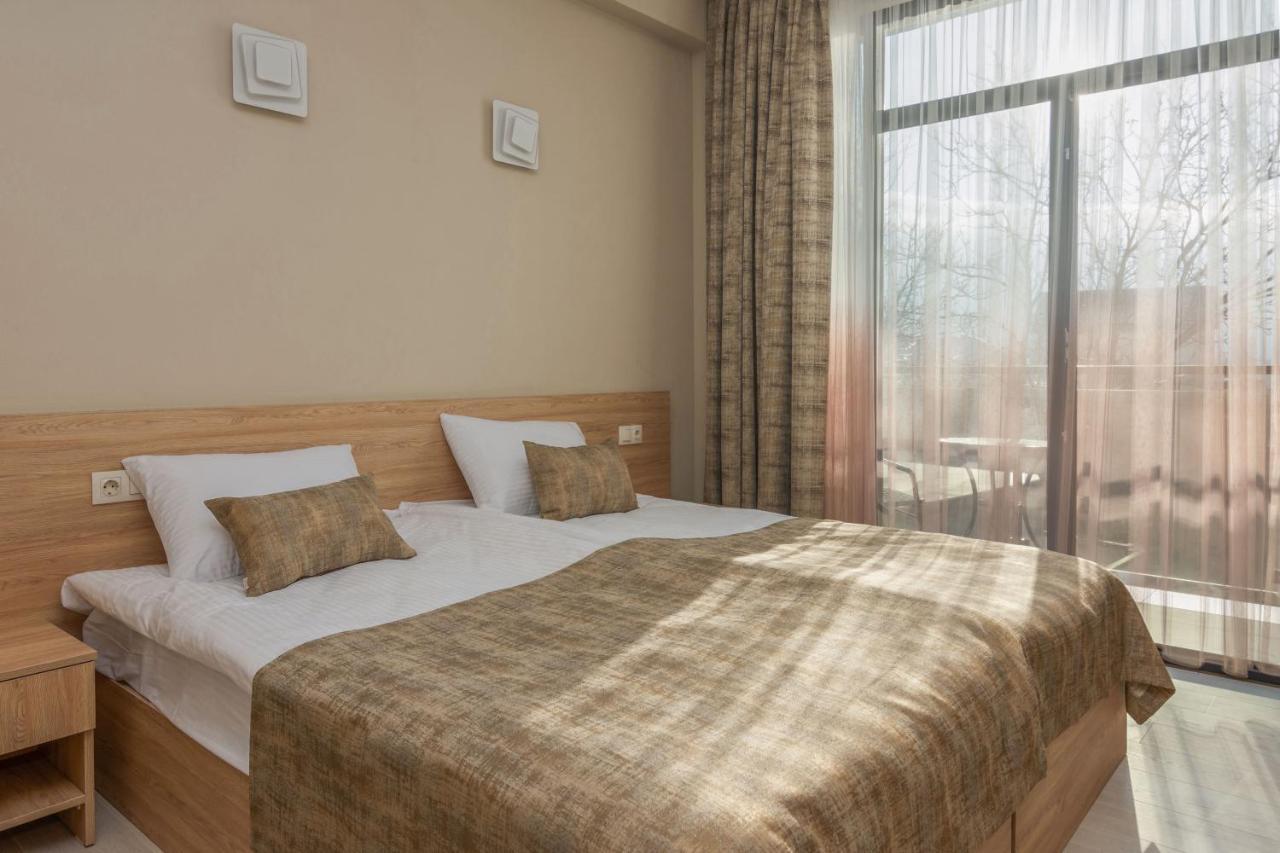 Hotel Alexandria Saguramo 外观 照片