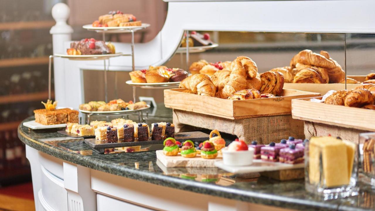 Hotel Alexandria Saguramo 外观 照片